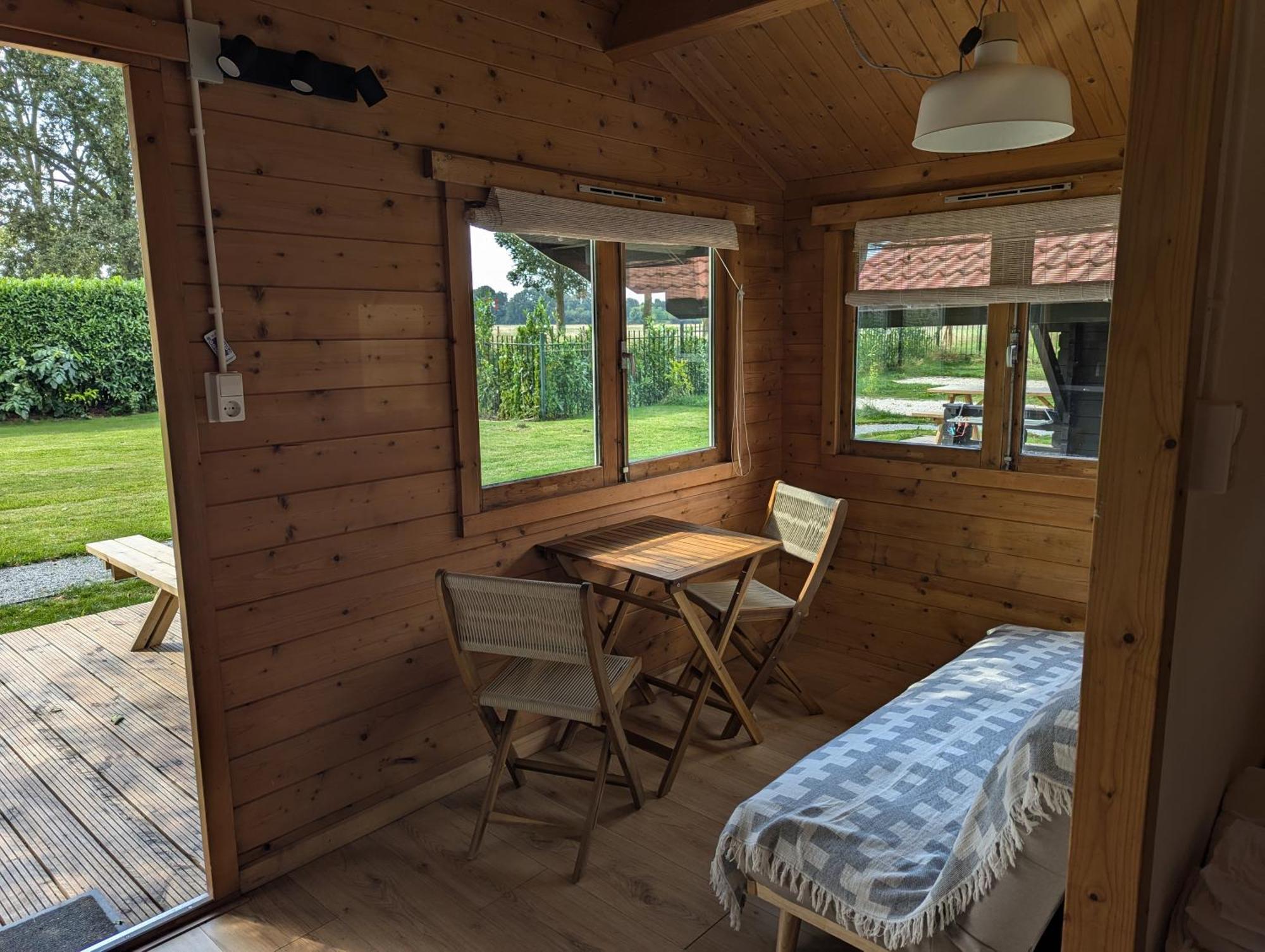 The Bee - Trekkershuts & Apartment Opperdoes Екстериор снимка